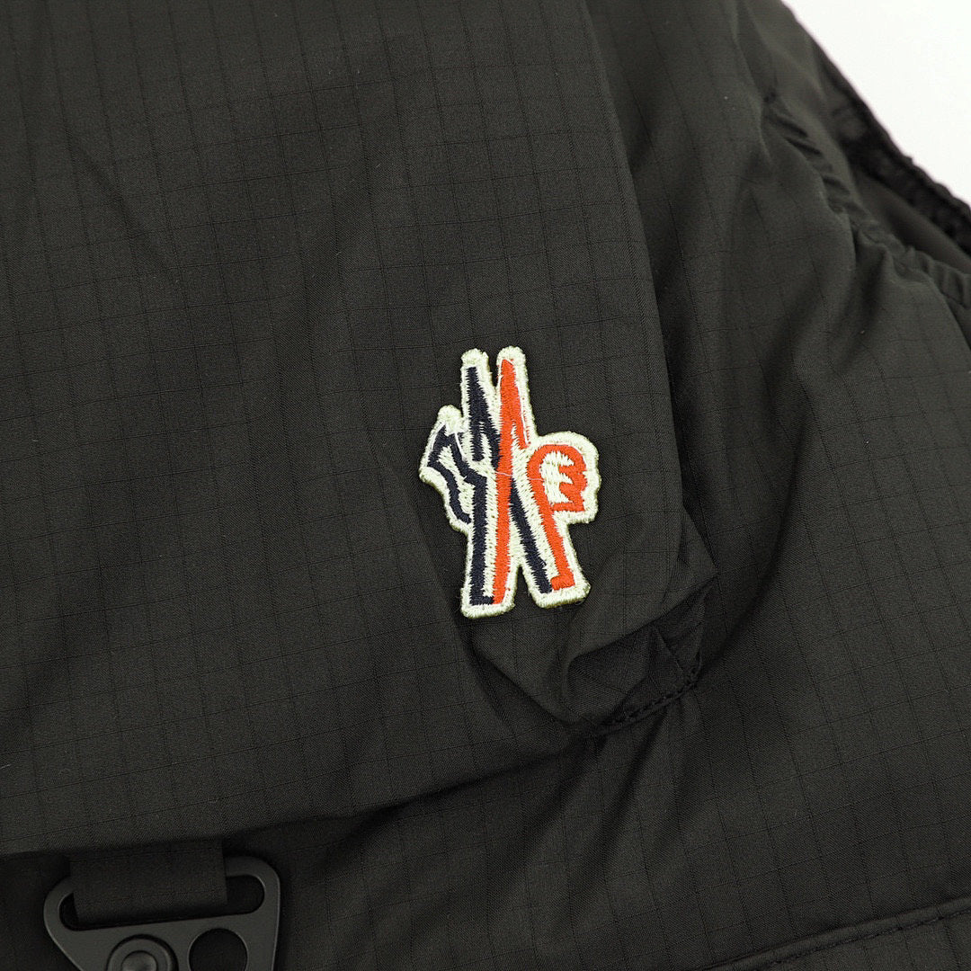 Moncler Grenoble Tongass Multi-Pocket Down Vest - Black - detail 2