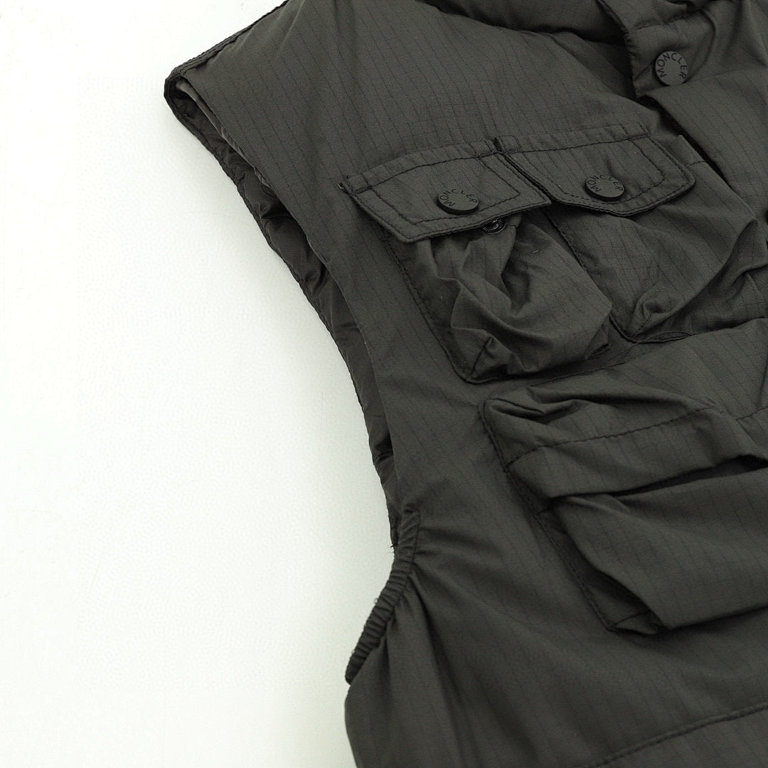 Moncler Grenoble Tongass Multi-Pocket Down Vest - Black - detail 3