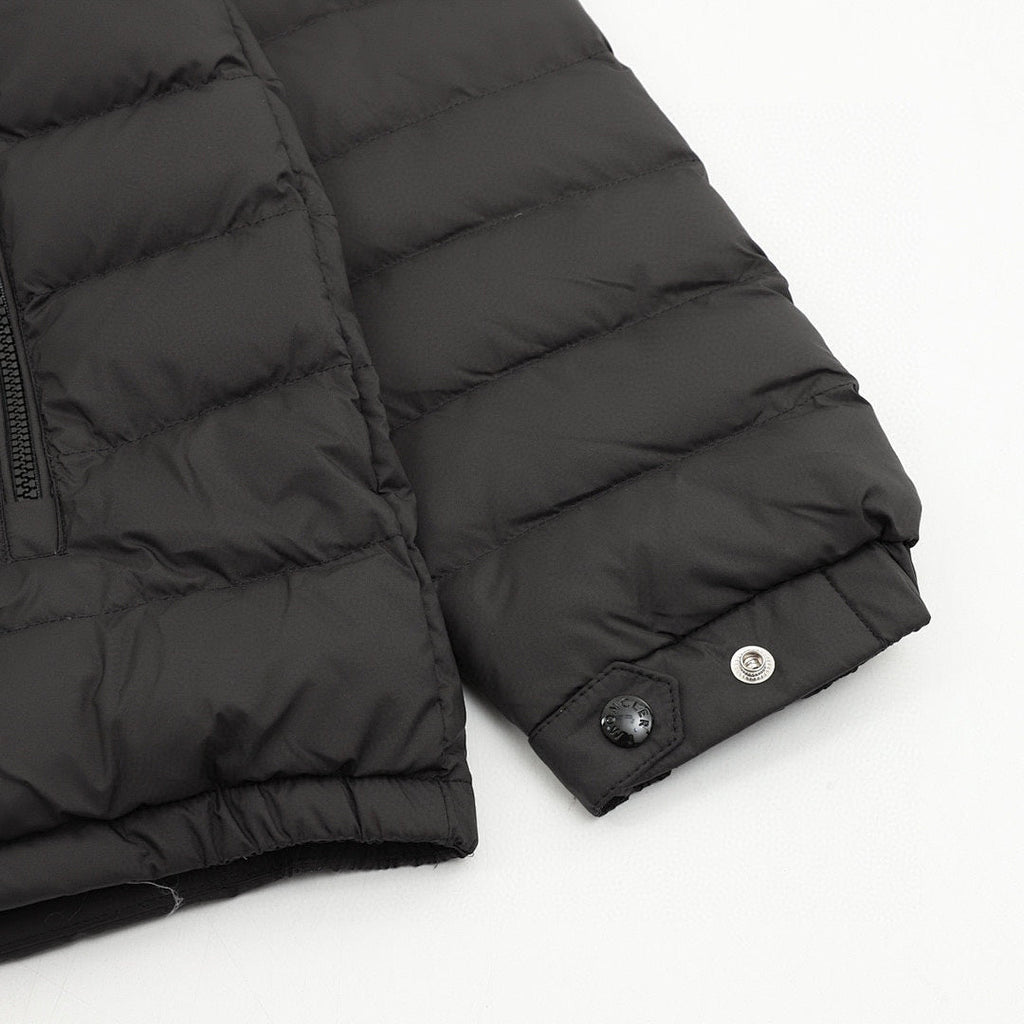 Moncler Lightweight Letter-Trim Hooded Down Jacket - Black - detail 3