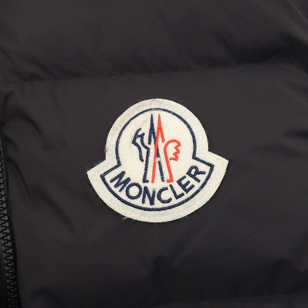 Moncler Alma Stand-Collar Down Vest - Black - detail 2