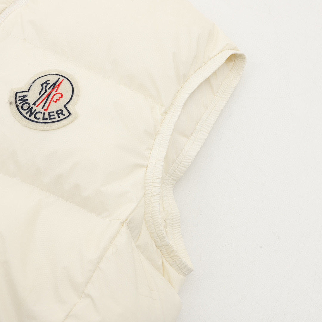 Moncler Alma Stand-Collar Down Vest - Ivory - detail 3