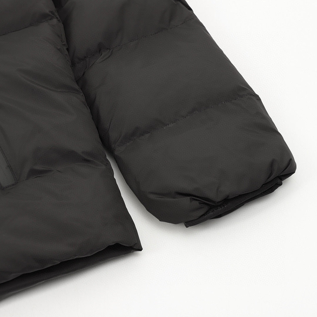 Moncler Letter-Trim Hooded Down Jacket - Black - detail 3