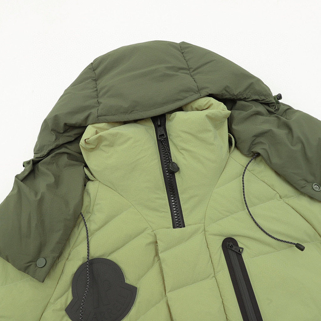 Moncler Contrast-Pocket Hooded Down Jacket - Green - detail 1