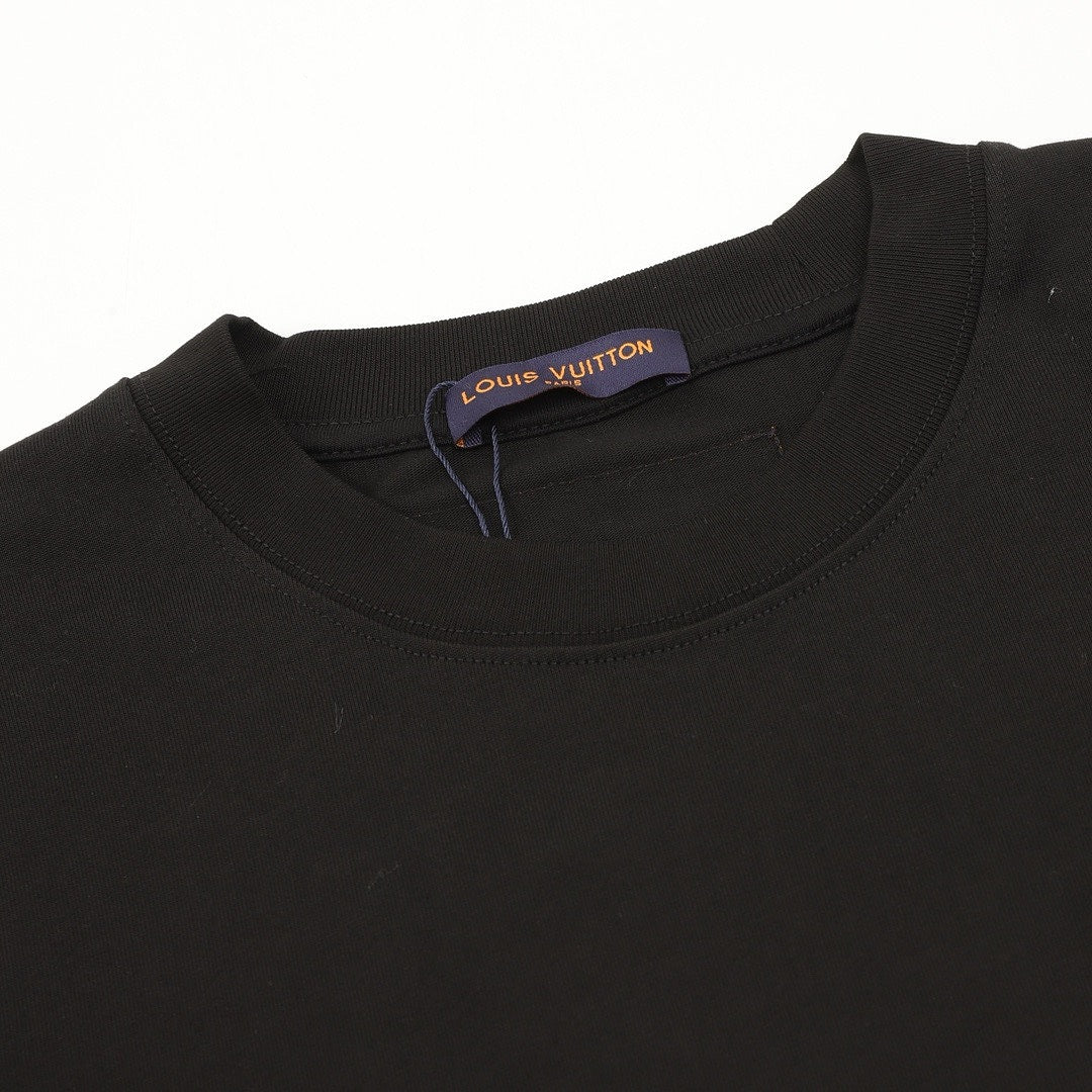 Louis Vuitton Oversized Monogram Flower Graphic Long-Sleeve T-Shirt - Black - detail view 4