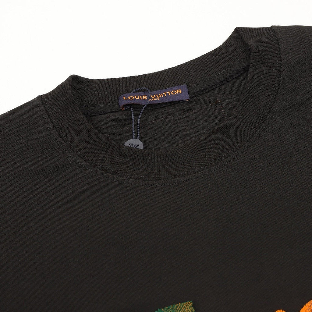 Louis Vuitton Multicolor LV Lovers Logo Long-Sleeve Crewneck T-Shirt - Black - detail view 4