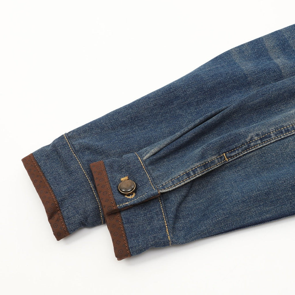 Louis Vuitton Contrast-Collar Cropped Denim Trucker Jacket - Washed Blue - detail view 2